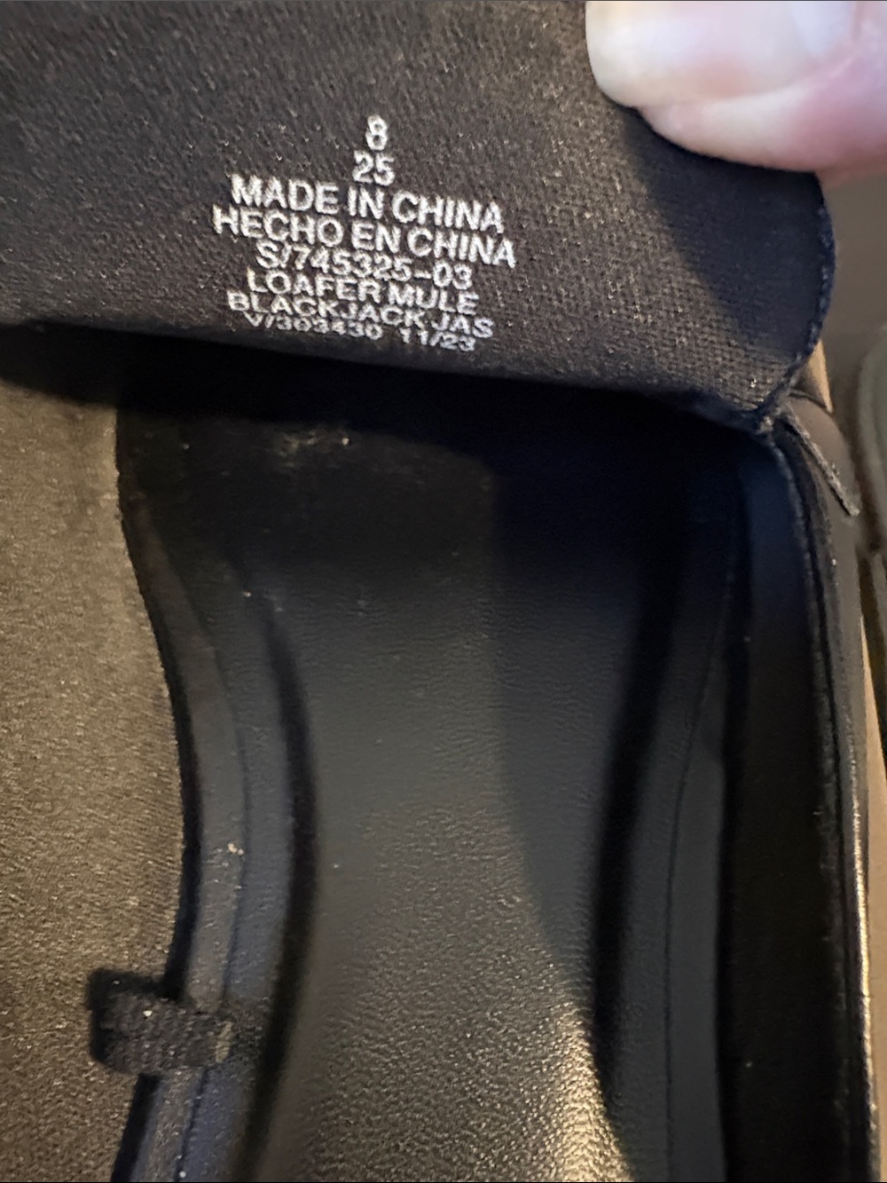 NWOT Women's Old Navy Black Leather Slip-On Mules with Gold Buckle - Size 8 - Picture 4 of 8